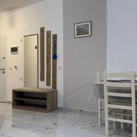 Orges - Top-lage In Mit Balkon Und Meerblick