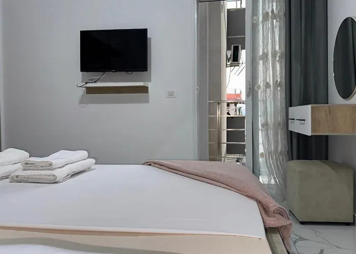 Orges - Top-lage In Mit Balkon Und Meerblick Apartament